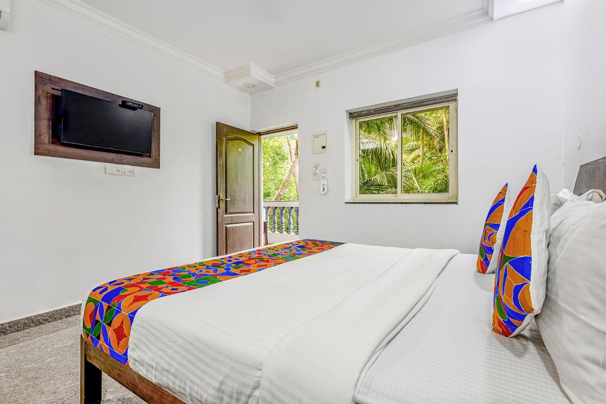 Fabhotel Raj Resort - Nr Calangute Beach Bagian luar foto