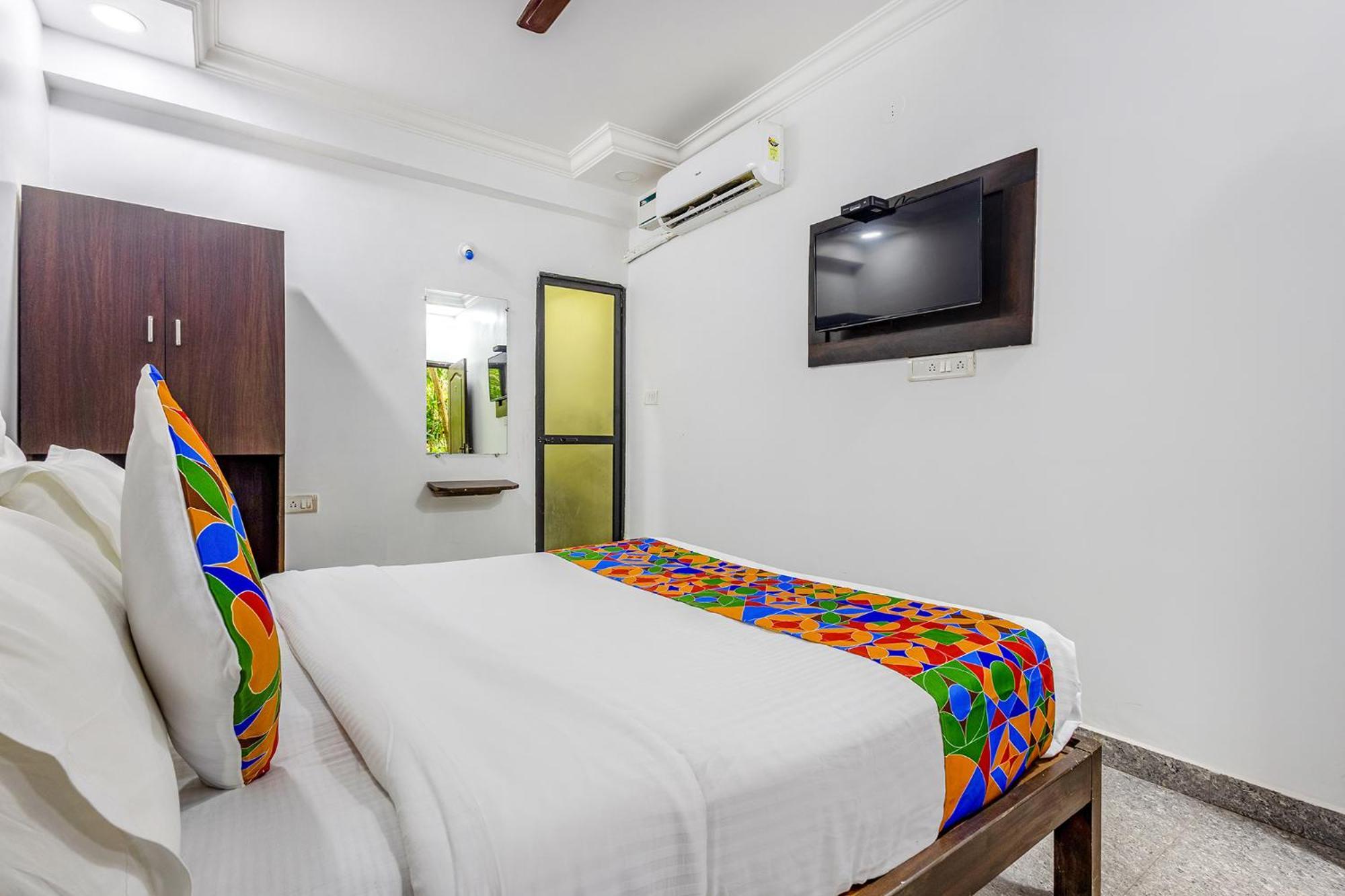 Fabhotel Raj Resort - Nr Calangute Beach Bagian luar foto